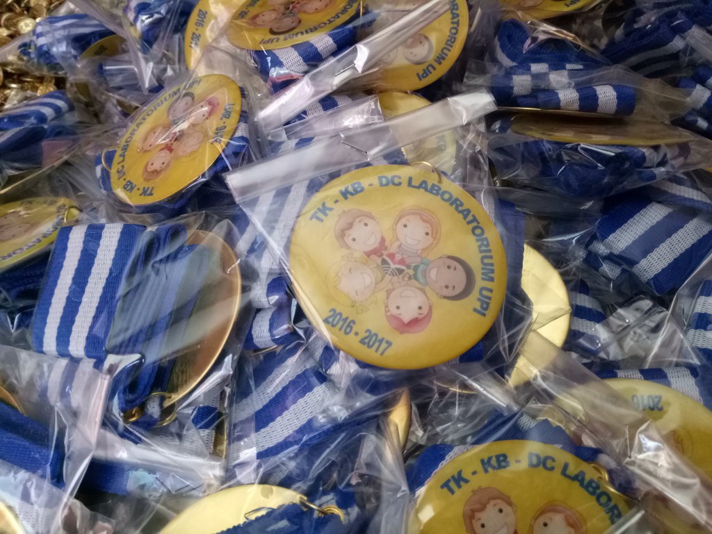 Medali Kelulusan  Tk Kb Dc Laboratorium Upi