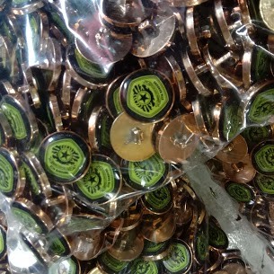 kancing jas almamater