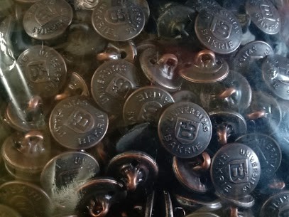 kancing jas almamater universitas bakrie