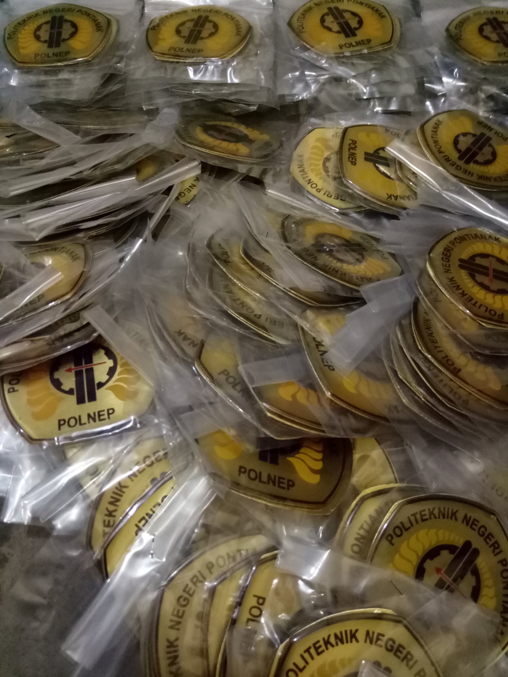 Medali Wisuda Politeknik Pontianak